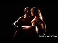 Sesso interrazziale passionale