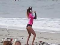 Die wunderschöne Surferin Anastasia Ashley macht jeden geil