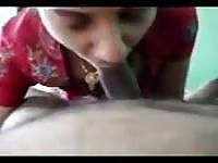 Amateur Indian girl sucks a dick