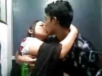 Amateur teen couple kisses on cam