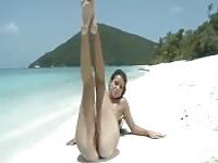 Hottie sheds hot bikini at the beach