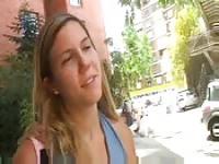 Spanisches Teenluder bekommt harte Schwanzfüllung vom Nachbarn