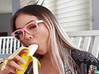 Petite Asian sucks banana and big dick